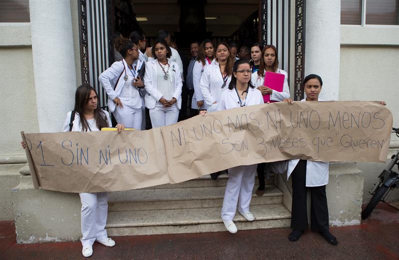  Dominican doctors call the sixth strike for a wage increase