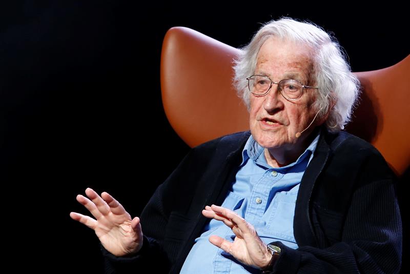  Chomsky assures that at present there are greater threats than in the Cold War
